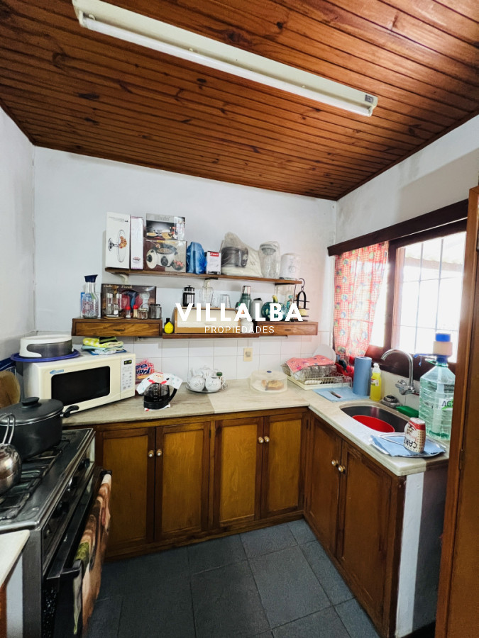 Apartamento ID.3906 - Casa en Venta a media cuadra Boulevard Artigas - Ideal para Renta.