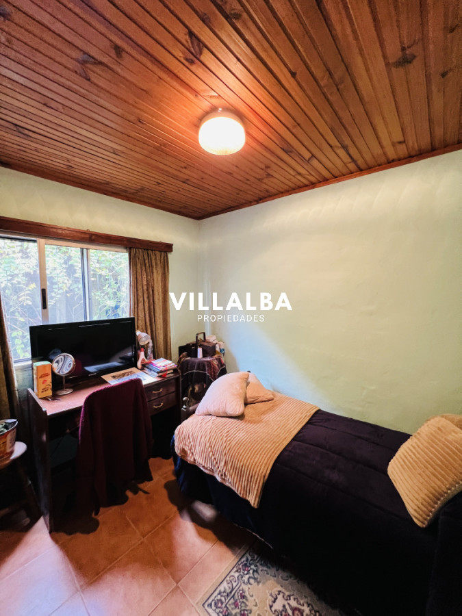 Apartamento ID.3906 - Casa en Venta a media cuadra Boulevard Artigas - Ideal para Renta.