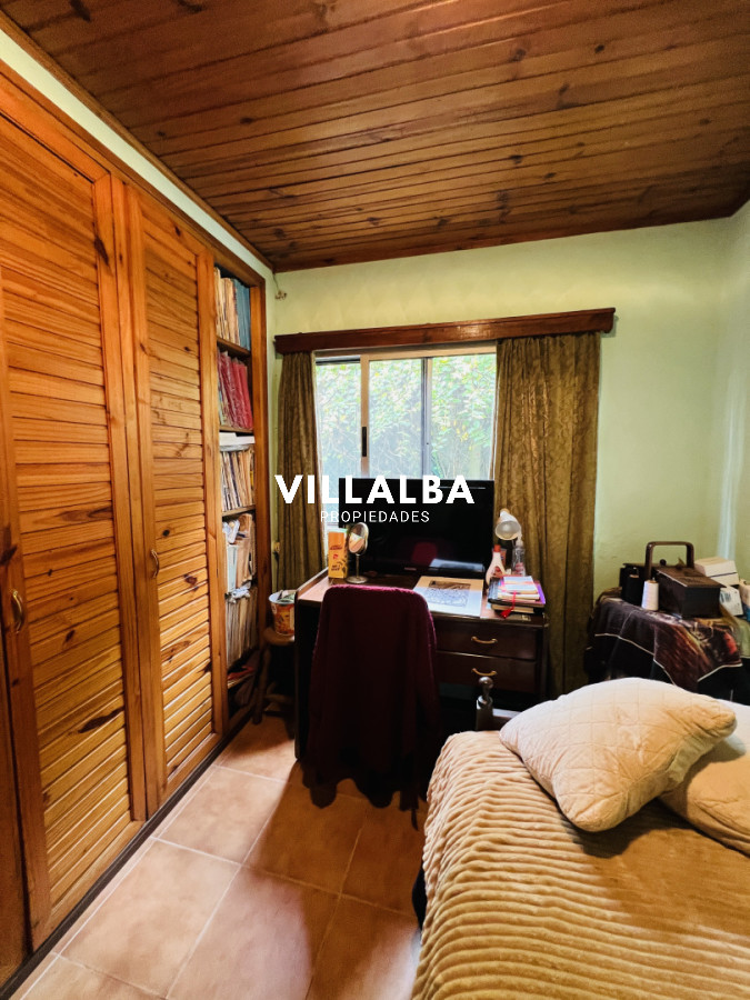 Apartamento ID.3906 - Casa en Venta a media cuadra Boulevard Artigas - Ideal para Renta.