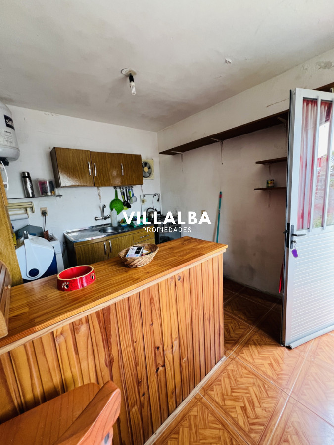 Apartamento ID.3906 - Casa en Venta a media cuadra Boulevard Artigas - Ideal para Renta.