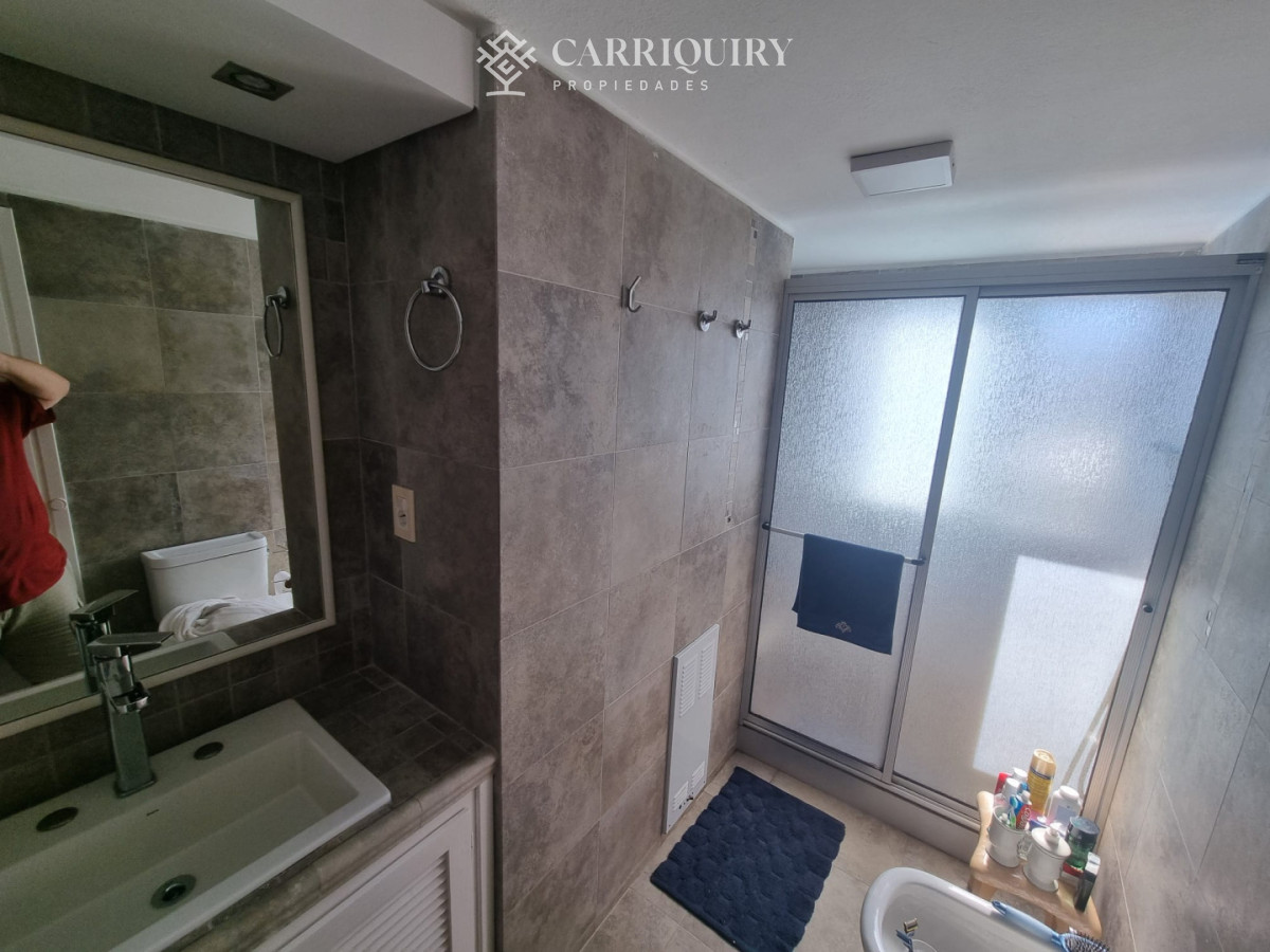 Apartamento ID.10409 - Venta de Apartamento de 2 dormitorios en Primera Linea Mansa.