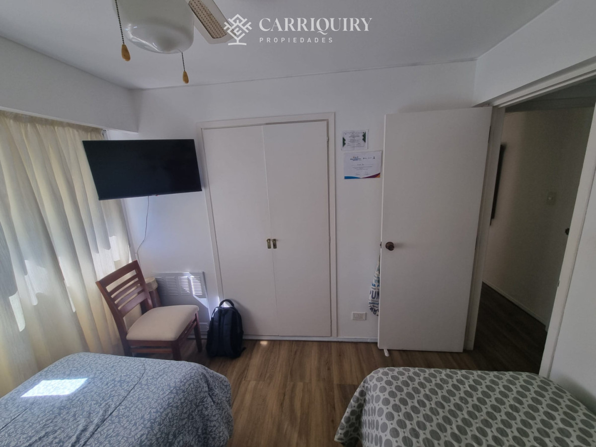 Apartamento ID.10409 - Venta de Apartamento de 2 dormitorios en Primera Linea Mansa.