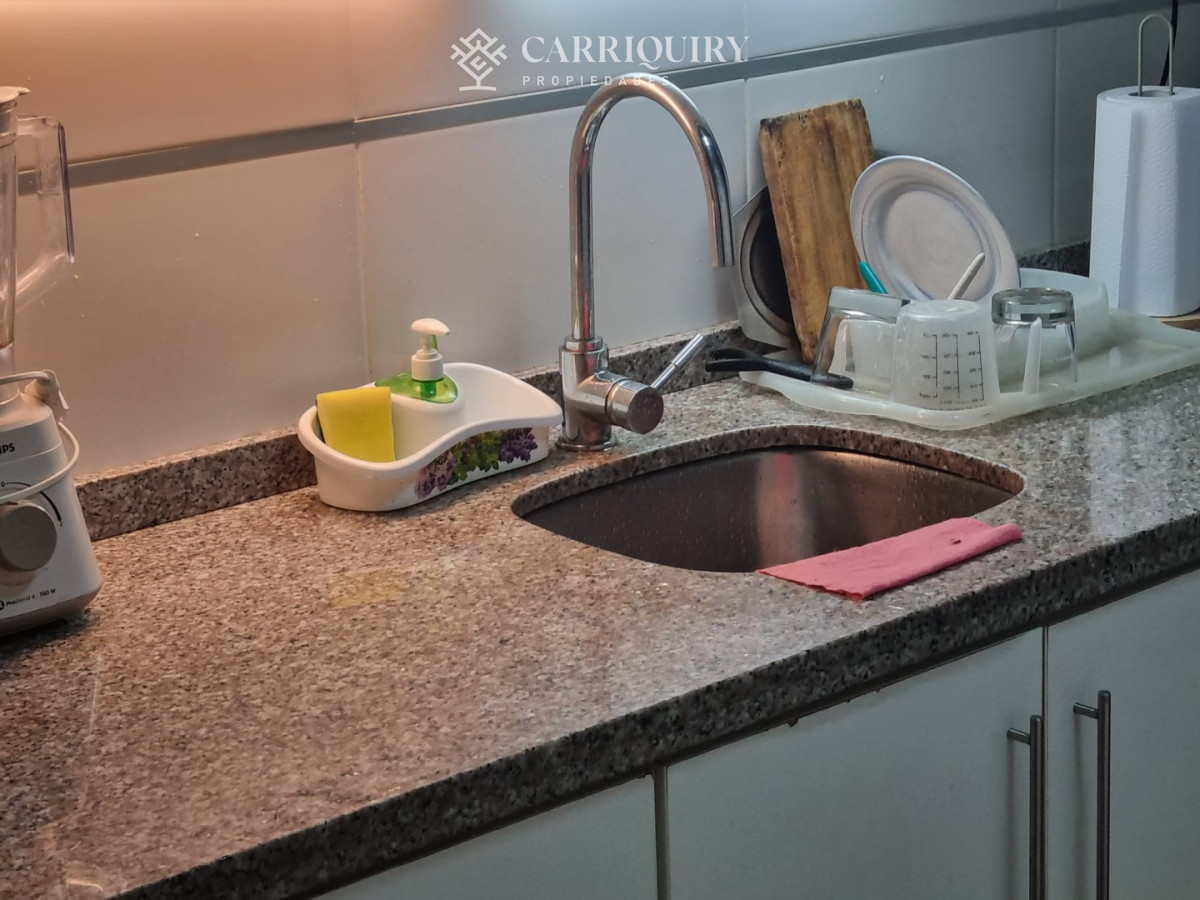 Apartamento ID.10409 - Venta de Apartamento de 2 dormitorios en Primera Linea Mansa.