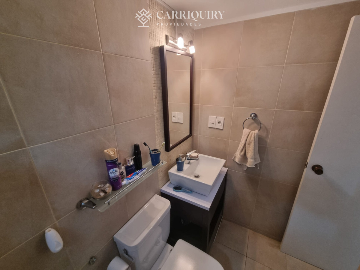 Apartamento ID.10409 - Venta de Apartamento de 2 dormitorios en Primera Linea Mansa.