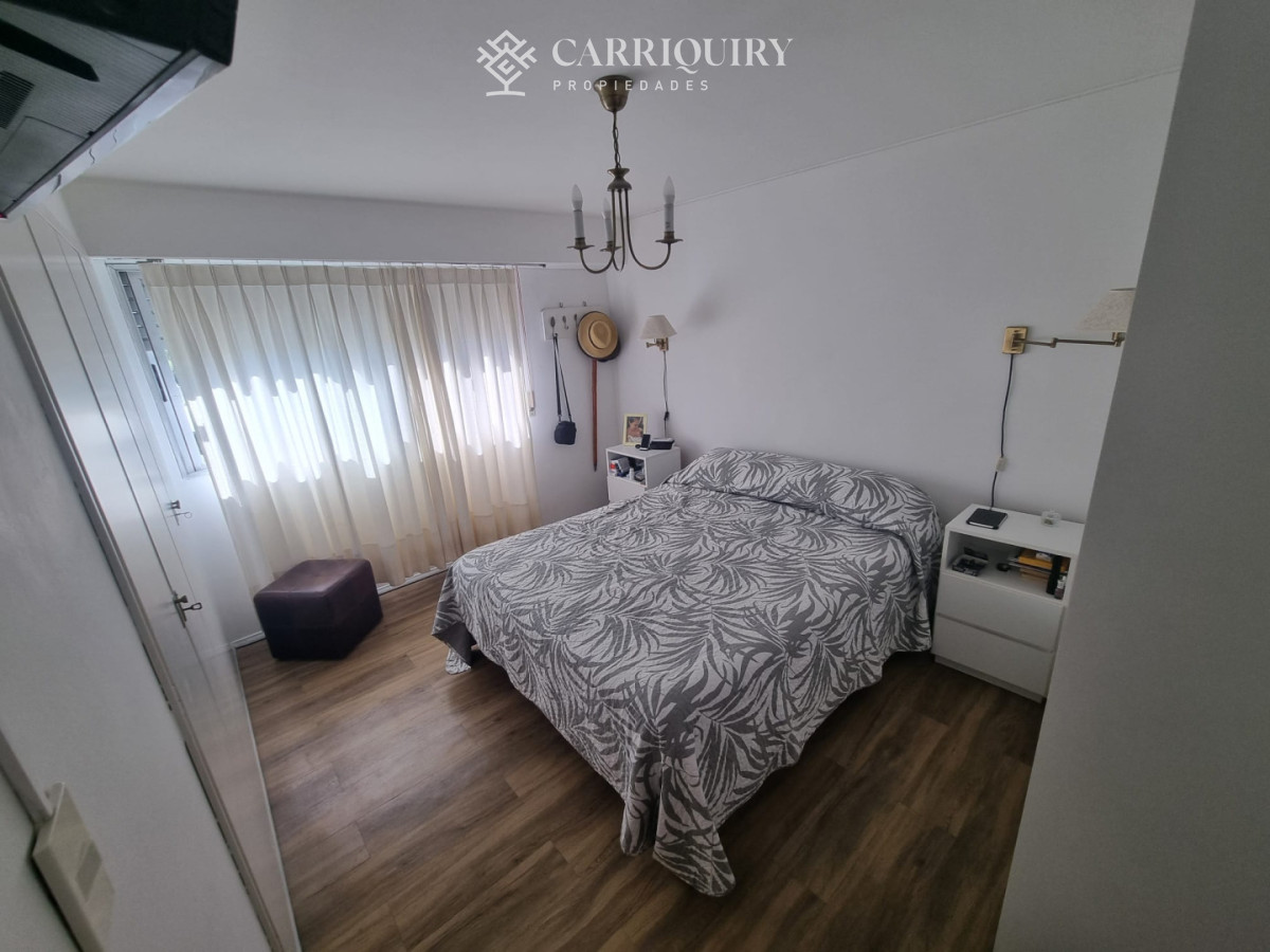 Apartamento ID.10409 - Venta de Apartamento de 2 dormitorios en Primera Linea Mansa.