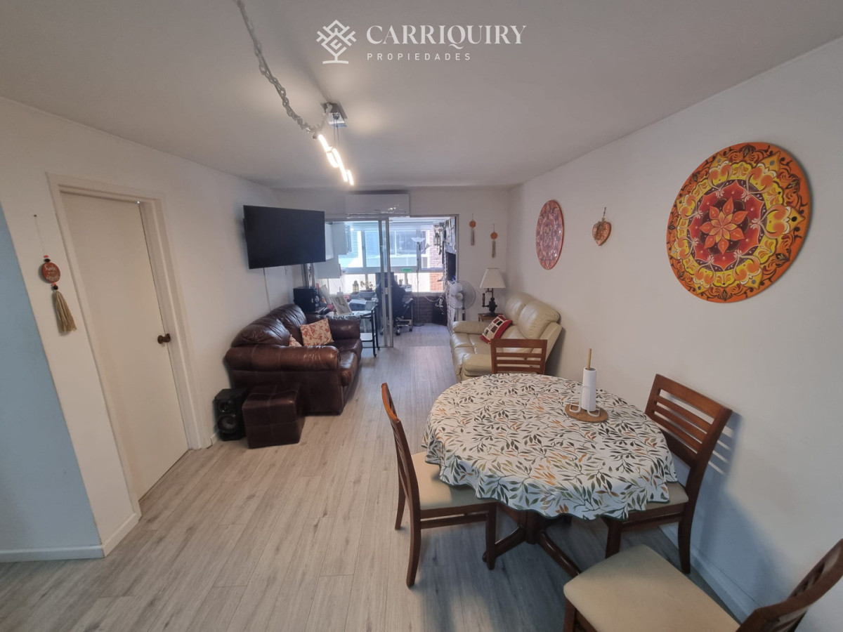 Apartamento ID.10409 - Venta de Apartamento de 2 dormitorios en Primera Linea Mansa.