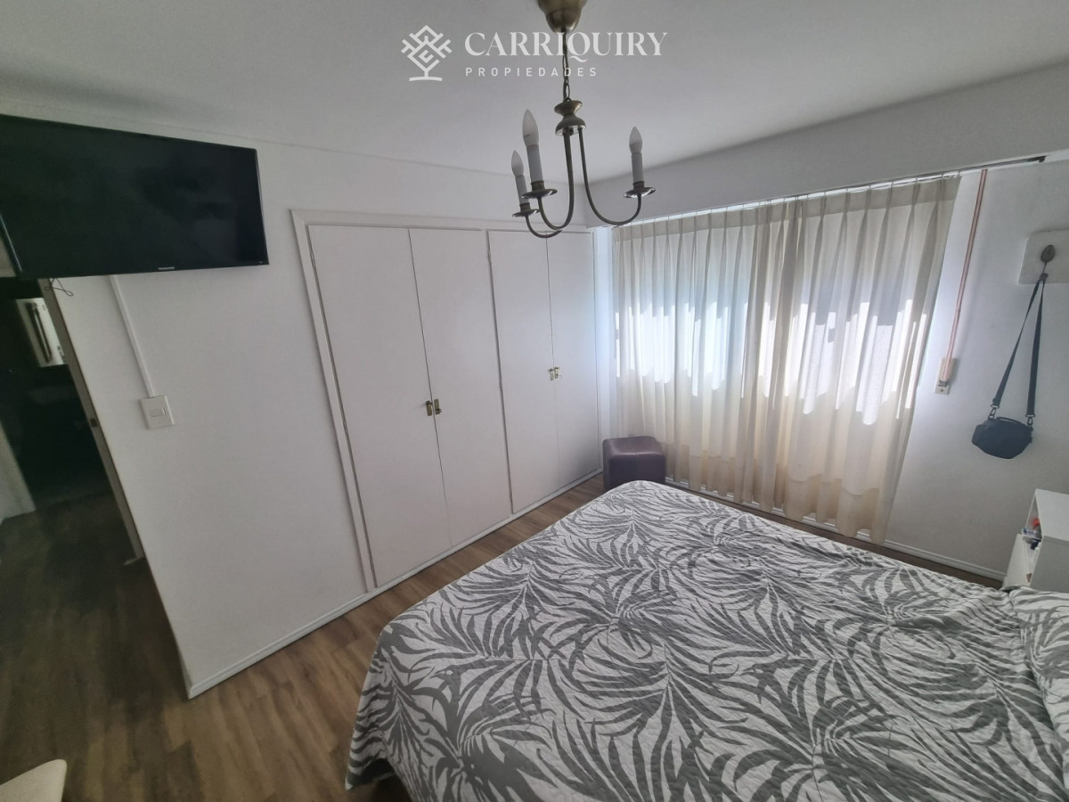 Apartamento ID.10409 - Venta de Apartamento de 2 dormitorios en Primera Linea Mansa.