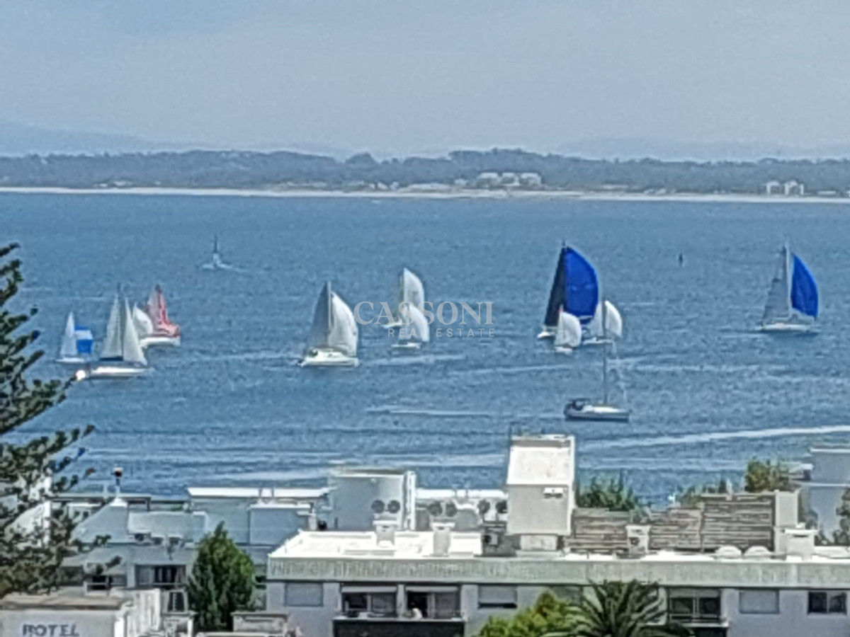 Apartamento ID.3302 - Venta de apartamento en Peninsula-Punta del Este.