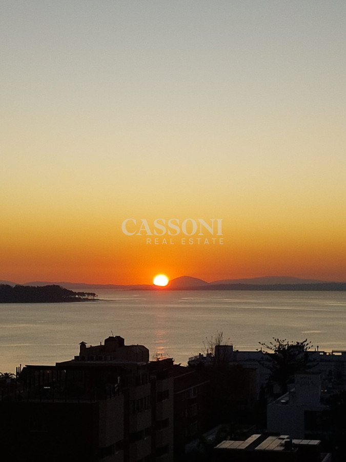 Apartamento ID.3302 - Venta de apartamento en Peninsula-Punta del Este.