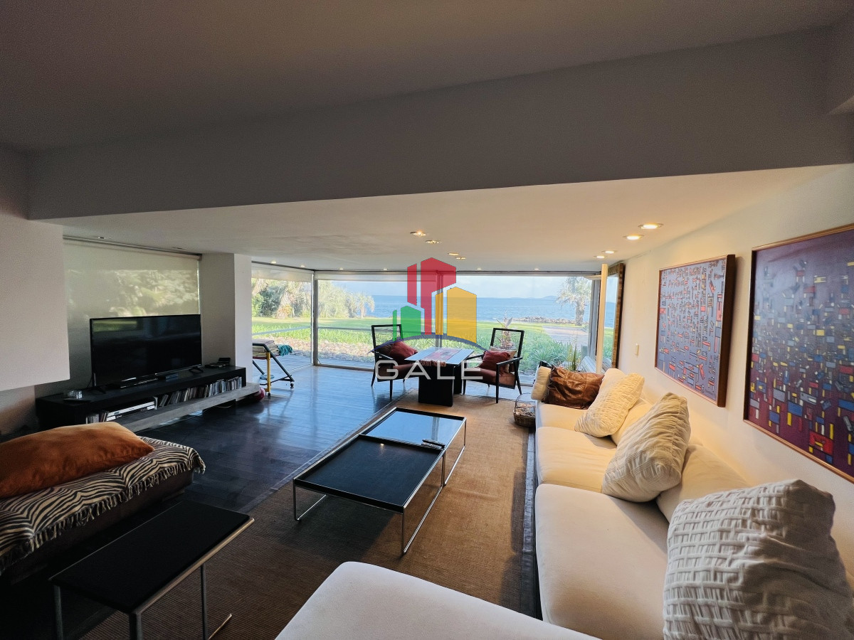 Apartamento ID.1648 - Venta de destacado apartamento en Punta Ballena, Acantilados.