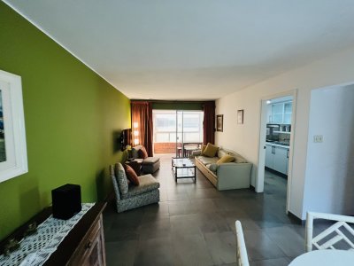 Venta Apartamento Punta del Este, Primera Linea Playa Mansa.