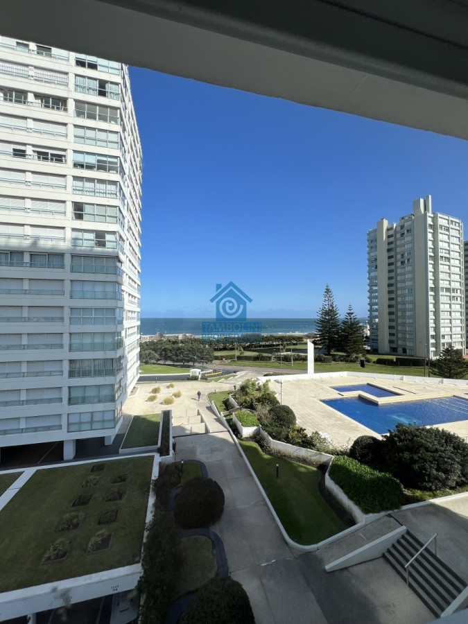 Apartamento ID.510 - Venta de Apartamento Primera Linea Playa Mansa - Punta del Este.