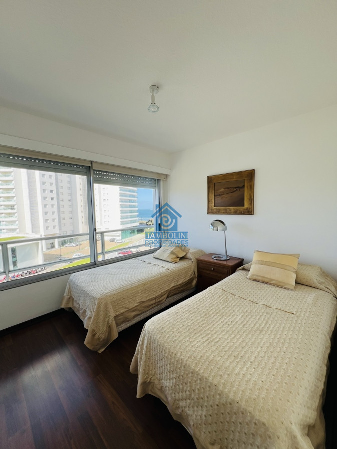 Apartamento ID.510 - Venta de Apartamento Primera Linea Playa Mansa - Punta del Este.