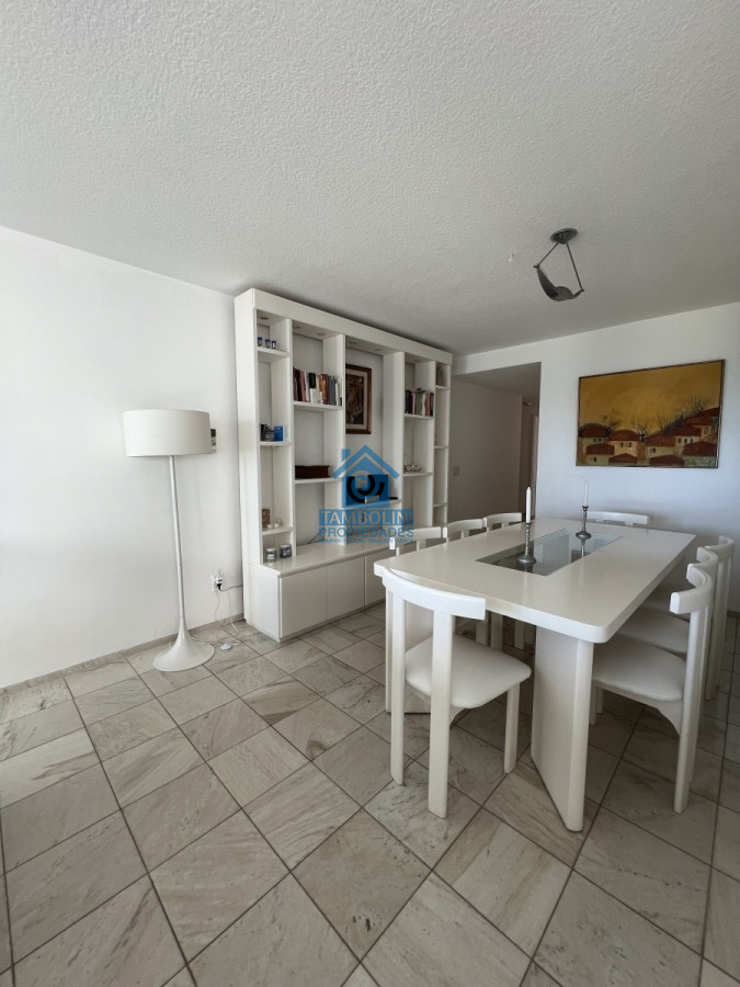 Apartamento ID.510 - Venta de Apartamento Primera Linea Playa Mansa - Punta del Este.