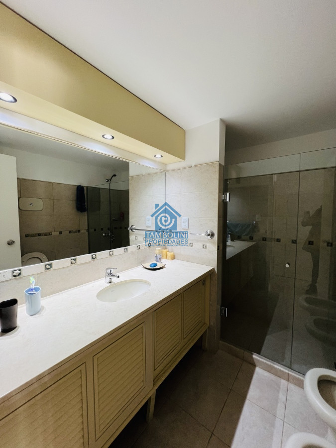 Apartamento ID.510 - Venta de Apartamento Primera Linea Playa Mansa - Punta del Este.