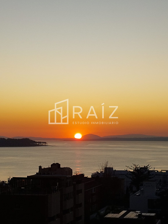 Apartamento ID.9692 - Venta de apartamento en Peninsula-Punta del Este.