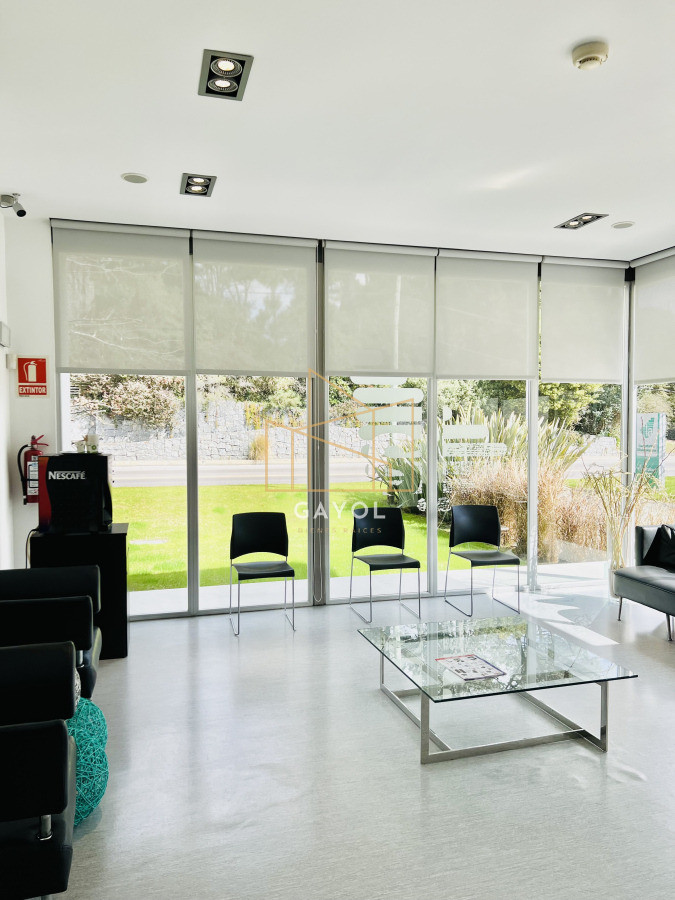 Casa ID.1095 - Clinica en Venta en Avenida Córdoba.