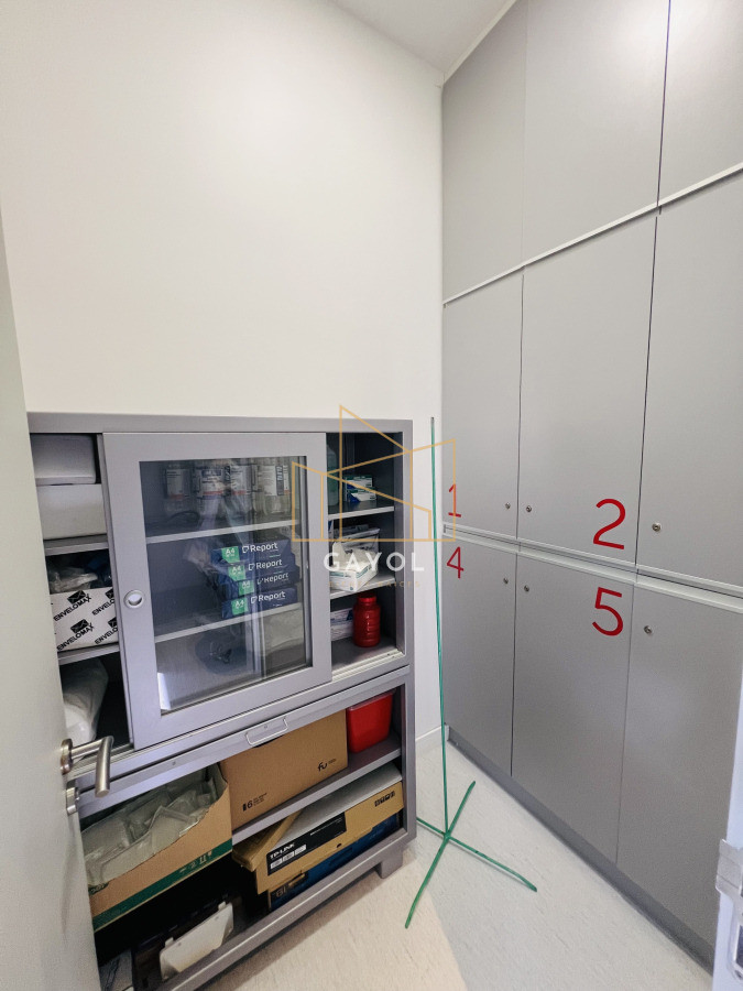 Casa ID.1095 - Clinica en Venta en Avenida Córdoba.