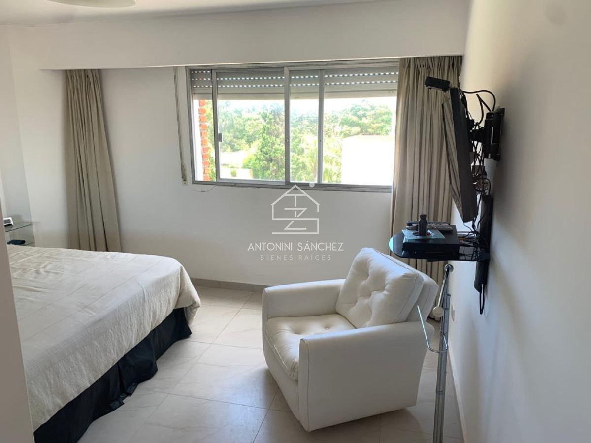 Apartamento ID.1640 - Oportunidad - Venta de  Apto en Primera Linea Playa Mansa.