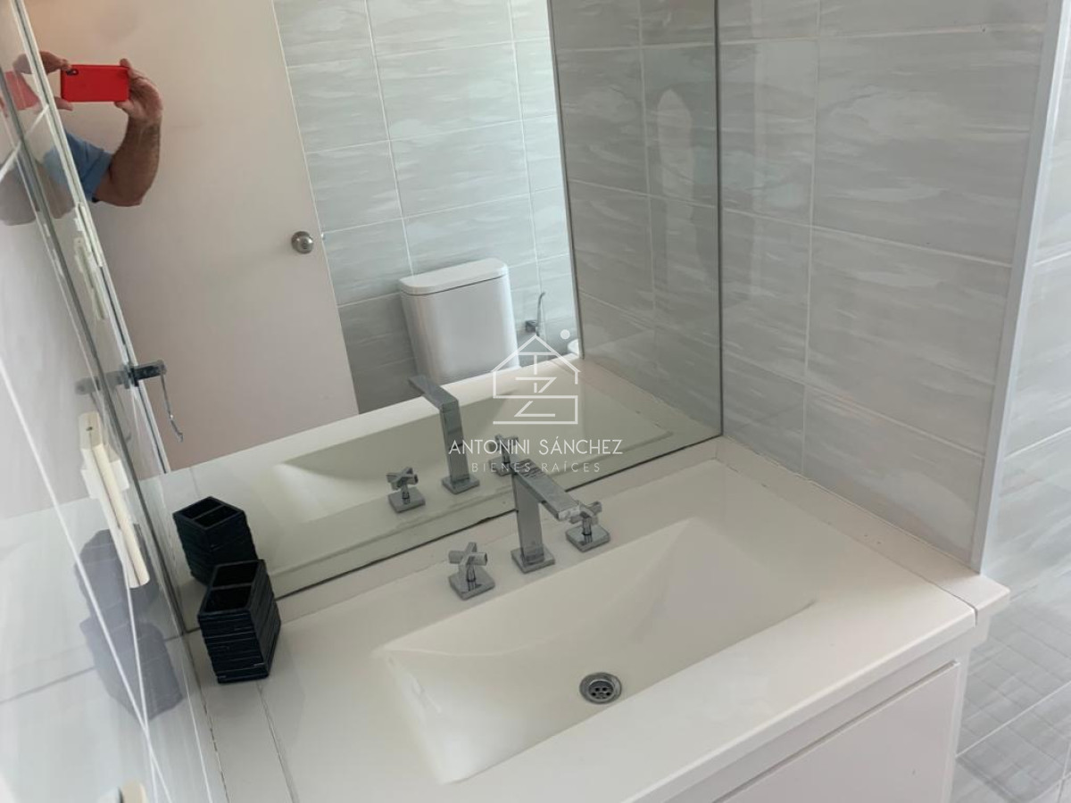 Apartamento ID.1640 - Oportunidad - Venta de  Apto en Primera Linea Playa Mansa.
