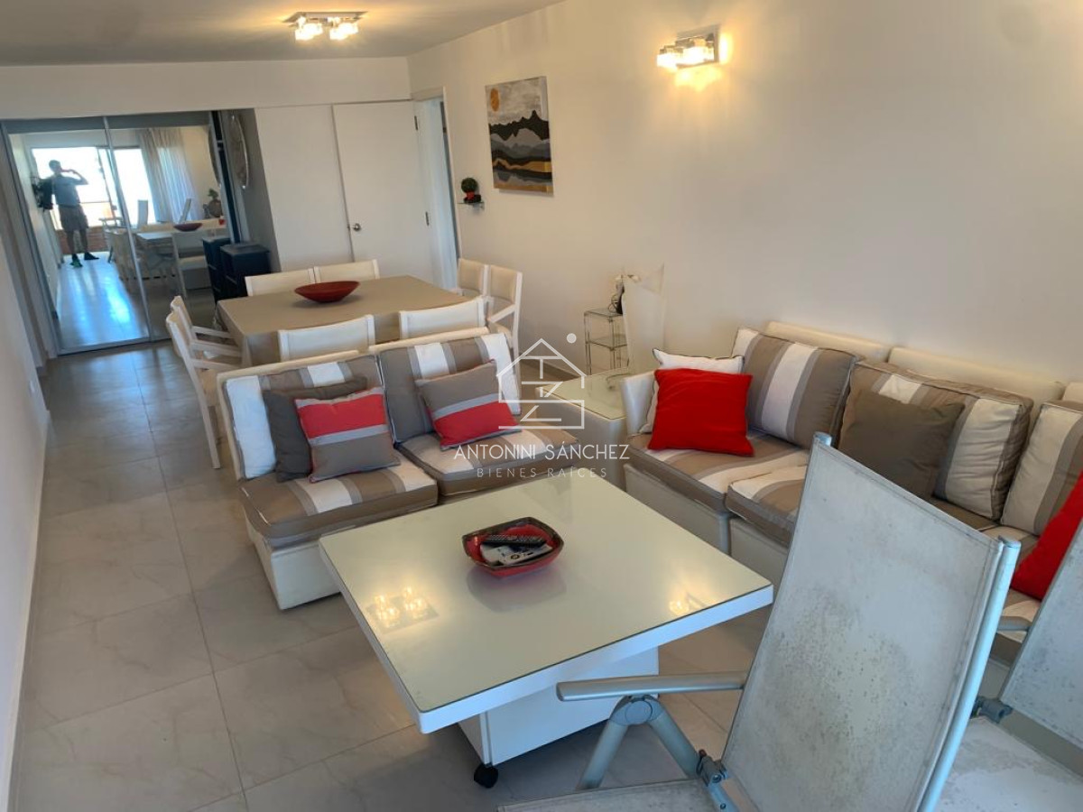 Apartamento ID.1640 - Oportunidad - Venta de  Apto en Primera Linea Playa Mansa.