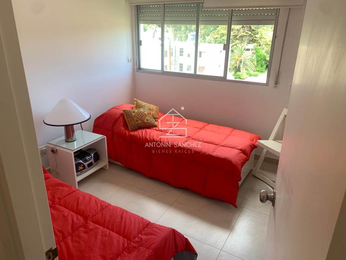 Apartamento ID.1640 - Oportunidad - Venta de  Apto en Primera Linea Playa Mansa.