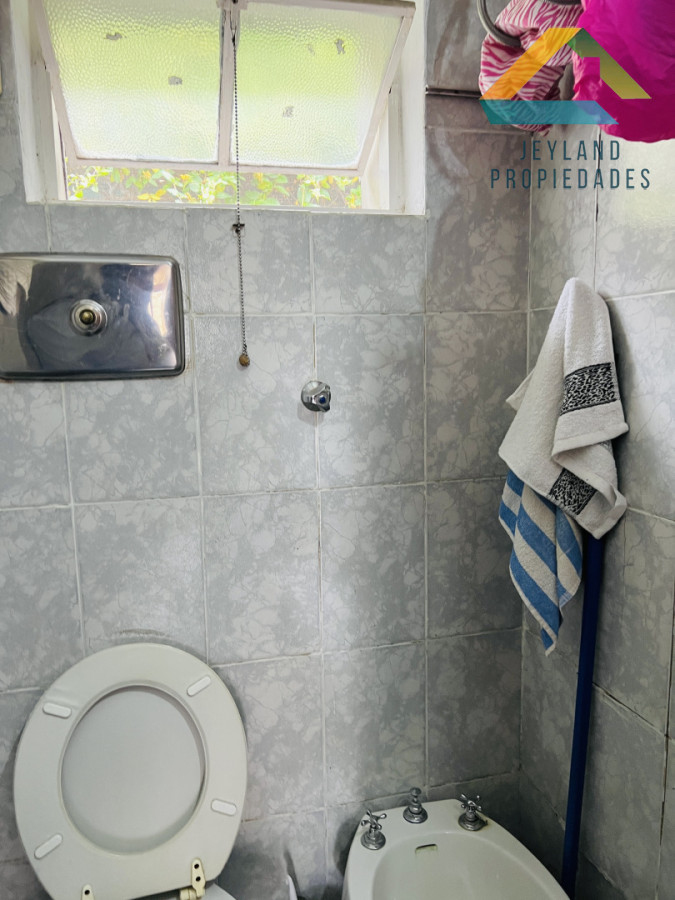 Casa ID.478 - Casa en Venta a media cuadra Boulevard Artigas - Ideal para Renta.