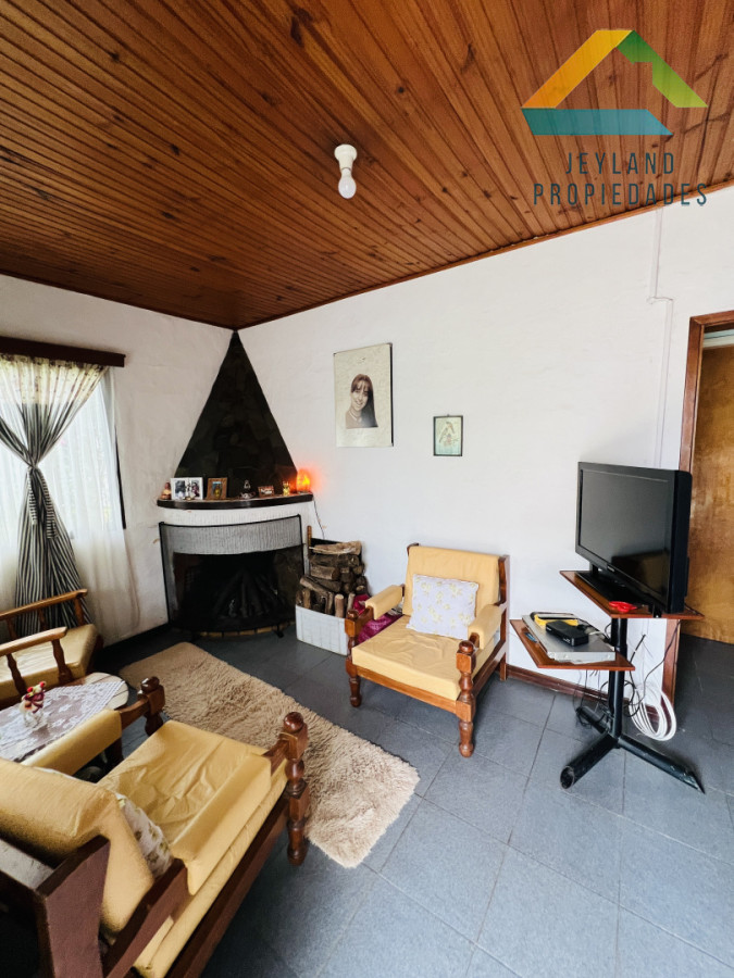 Casa ID.478 - Casa en Venta a media cuadra Boulevard Artigas - Ideal para Renta.