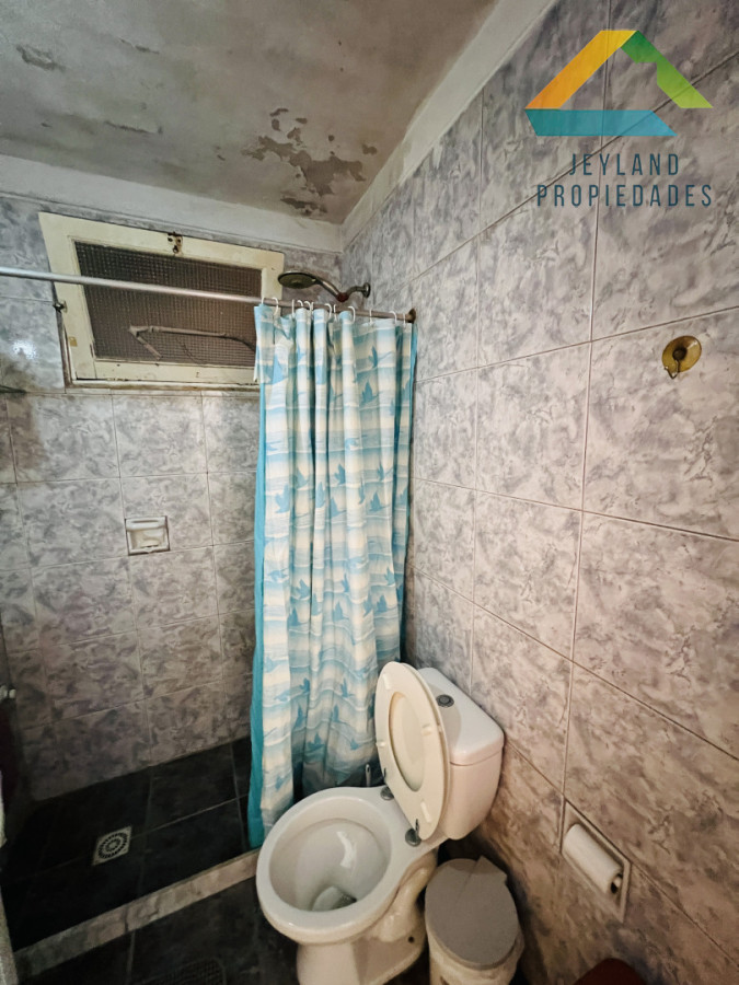 Casa ID.478 - Casa en Venta a media cuadra Boulevard Artigas - Ideal para Renta.