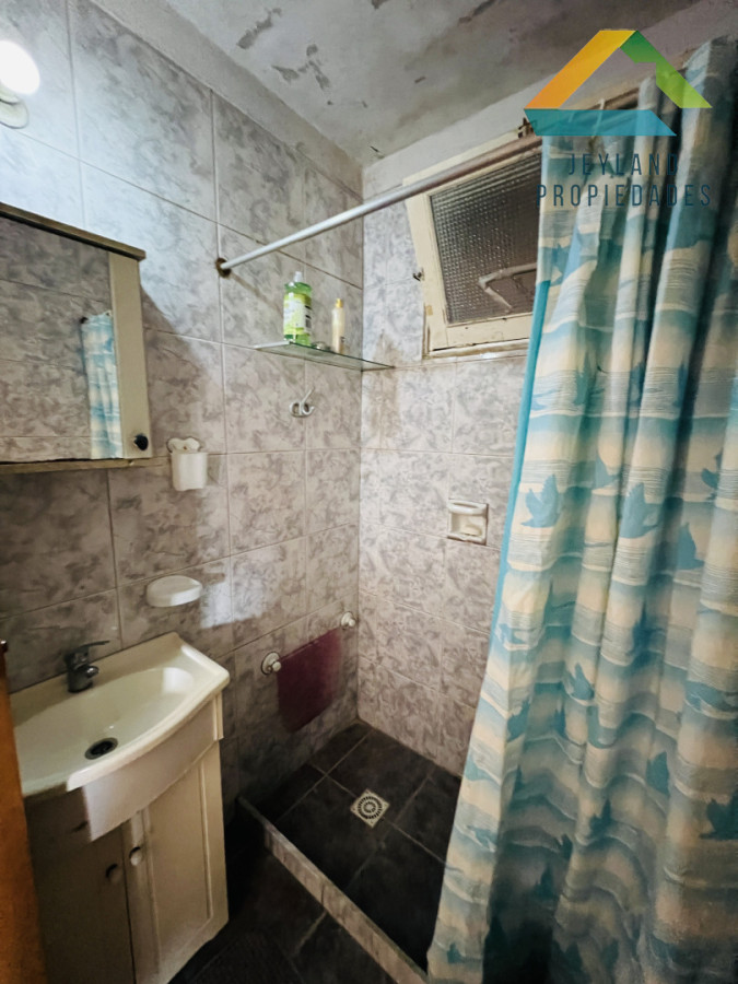 Casa ID.478 - Casa en Venta a media cuadra Boulevard Artigas - Ideal para Renta.