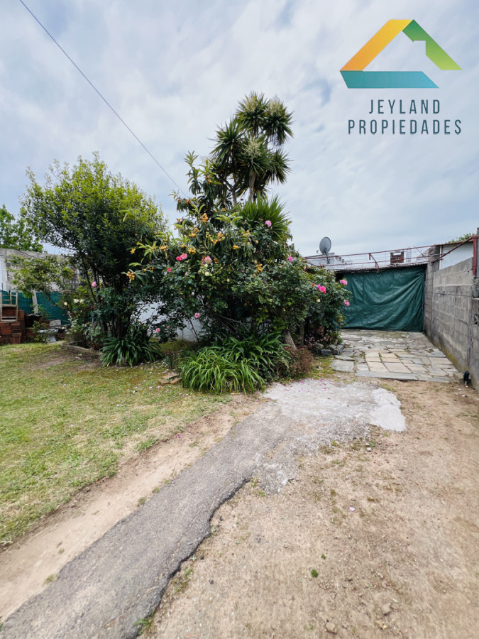 Casa ID.478 - Casa en Venta a media cuadra Boulevard Artigas - Ideal para Renta.