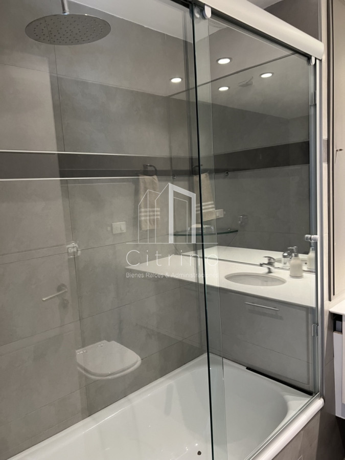 Apartamento ID.230 - Venta de Hermoso PH Duplex , con vista a Playa Mansa y Laguna del Diario Terrazas de La Laguna.