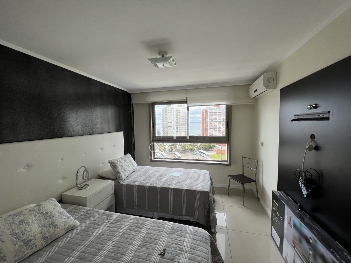 Apartamento ID.387 - Alquiler y venta de hermosa unidad en  Torre Imperiale II, Playa Brava.