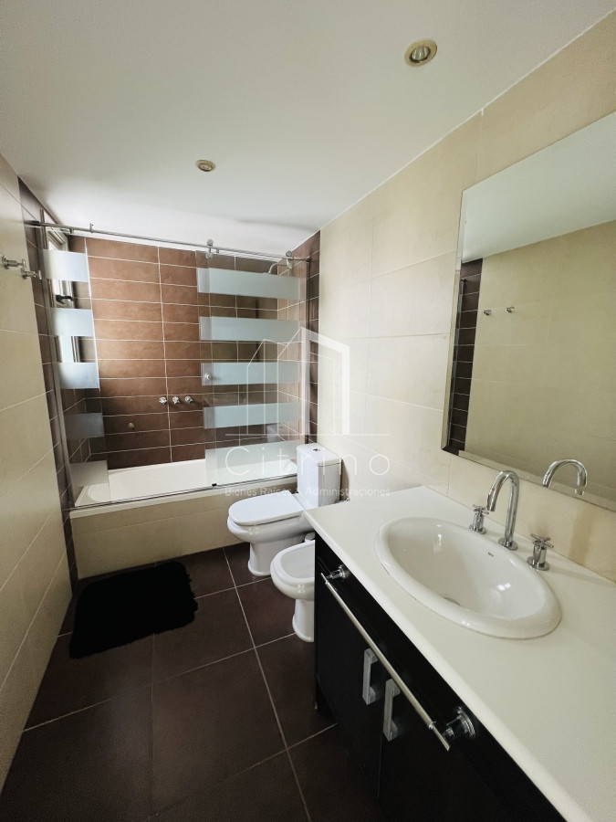 Apartamento ID.386 - Destacado Apartamento en Alquiler y Venta en Torre Imperiale I 