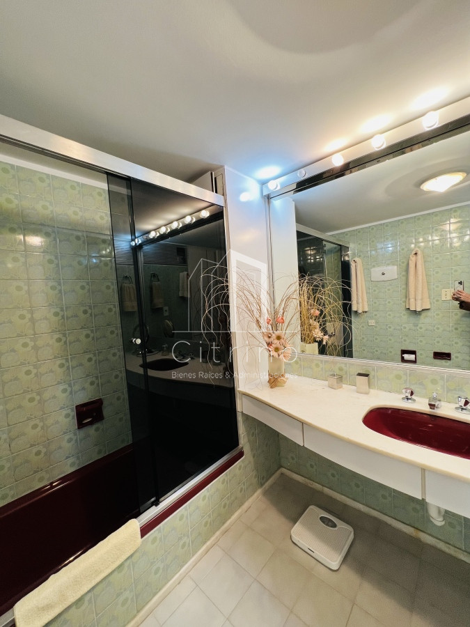 Apartamento ID.323 - Venta hermosa Planta Primera Linea Playa Brava.