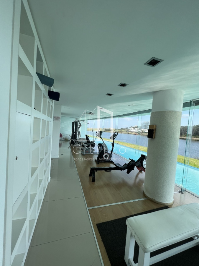 Apartamento ID.230 - Venta de Hermoso PH Duplex , con vista a Playa Mansa y Laguna del Diario Terrazas de La Laguna.