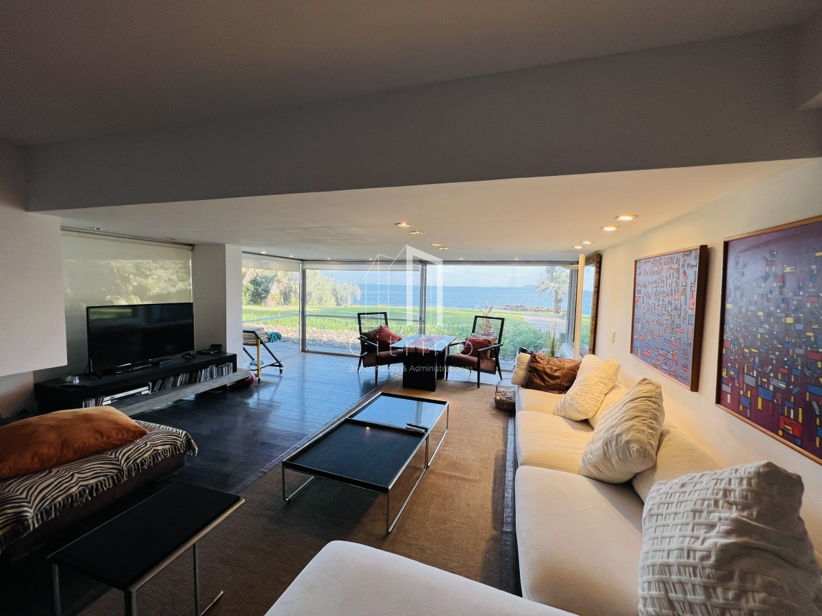 Apartamento ID.231 - Venta de destacado apartamento en Punta Ballena, Acantilados.