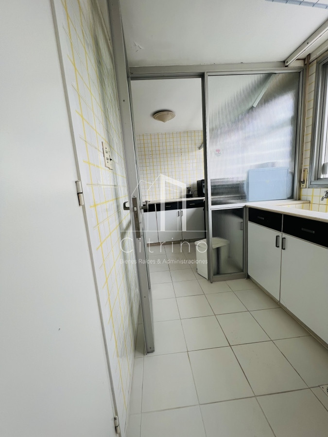 Apartamento ID.323 - Venta hermosa Planta Primera Linea Playa Brava.