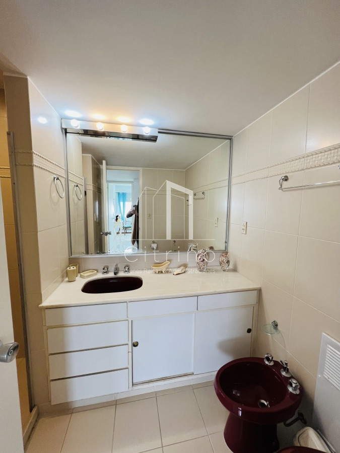 Apartamento ID.323 - Venta hermosa Planta Primera Linea Playa Brava.