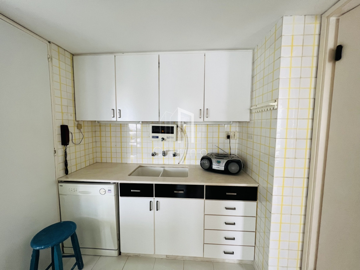 Apartamento ID.323 - Venta hermosa Planta Primera Linea Playa Brava.