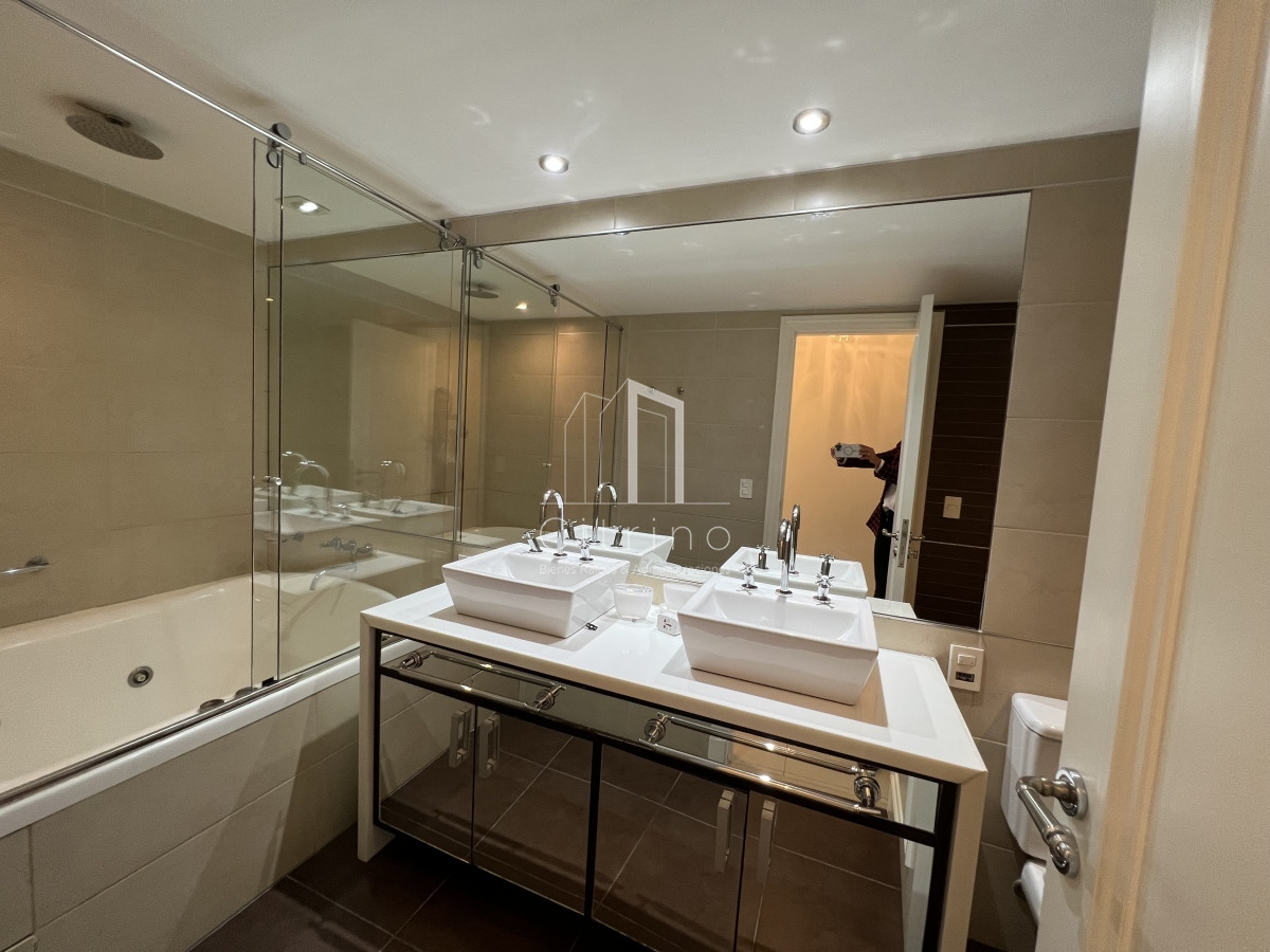 Apartamento ID.387 - Alquiler y venta de hermosa unidad en  Torre Imperiale II, Playa Brava.