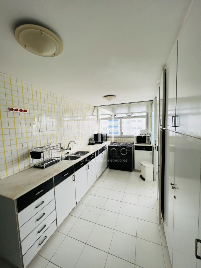 Apartamento ID.323 - Venta hermosa Planta Primera Linea Playa Brava.