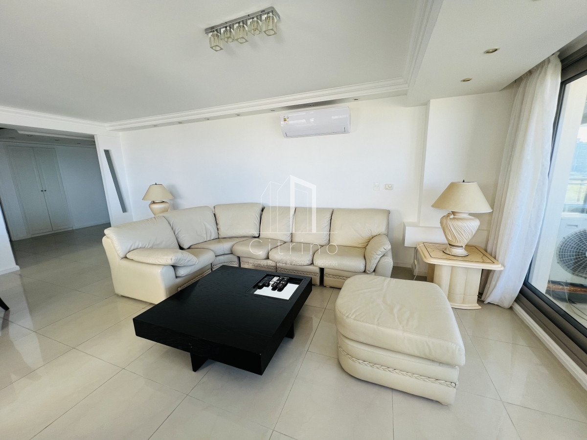 Apartamento ID.386 - Destacado Apartamento en Alquiler y Venta en Torre Imperiale I 