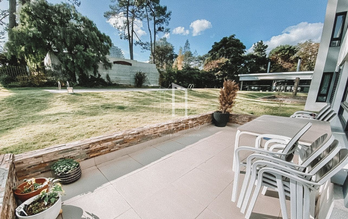 Apartamento ID.327 - Apto en Alquiler y Venta  2 dormitorios 3 baños - Punta del Este.