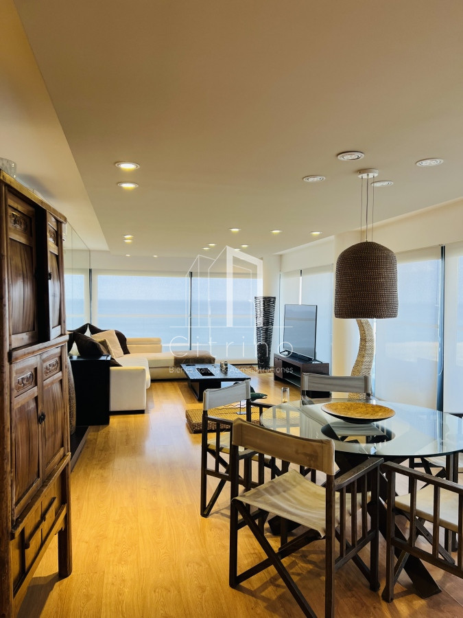 Apartamento ID.230 - Venta de Hermoso PH Duplex , con vista a Playa Mansa y Laguna del Diario Terrazas de La Laguna.
