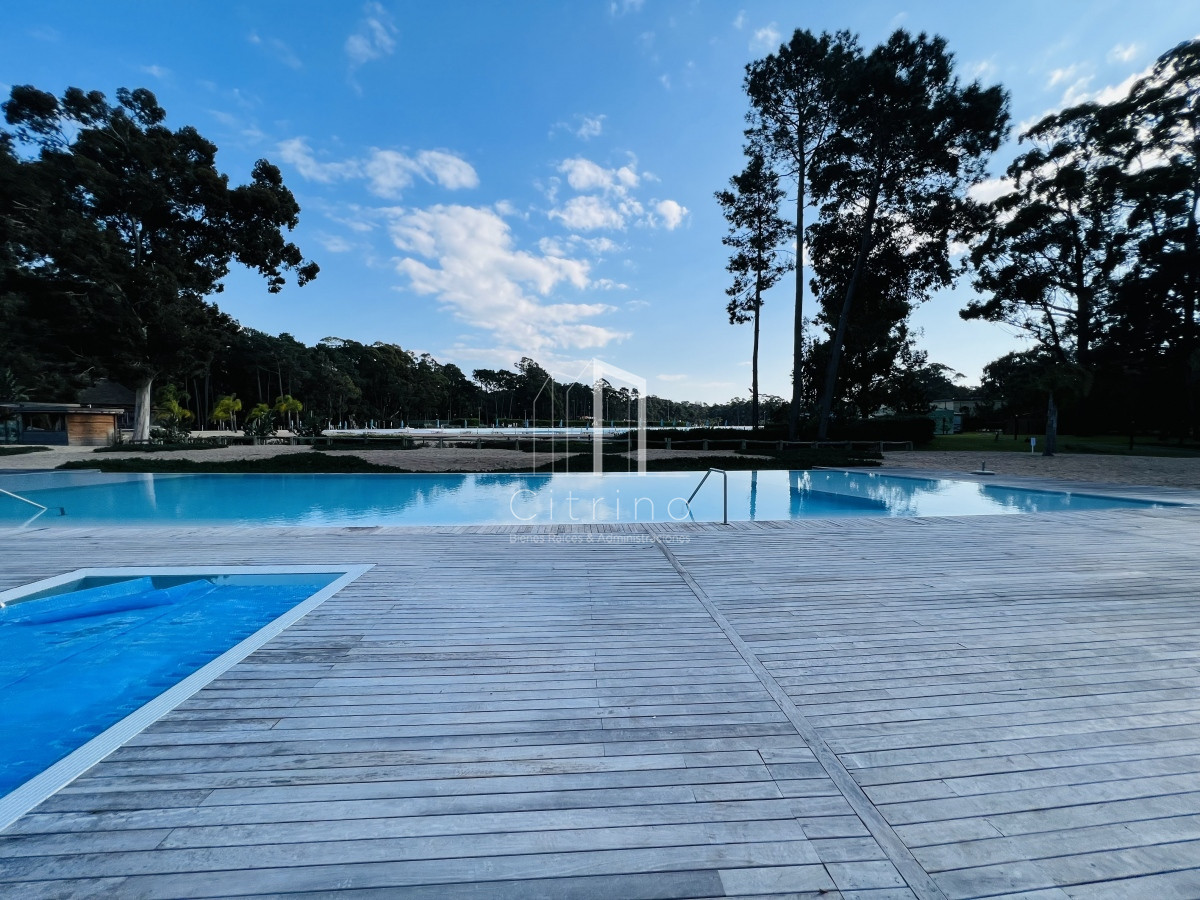 Apartamento ID.229 - Venta de Apartamento en Crystal View en Complejo Solanas Resort Barrio Privado.