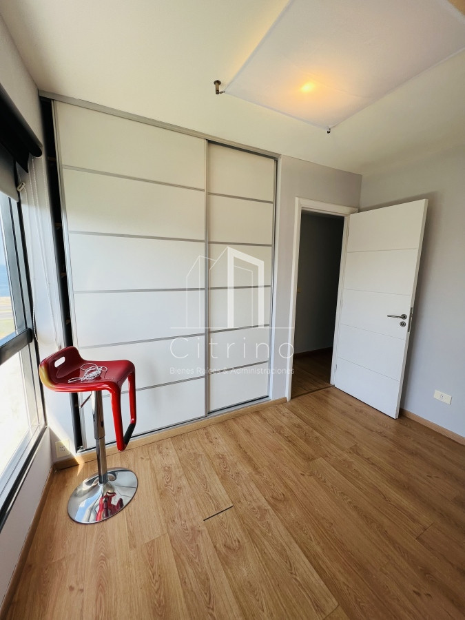 Apartamento ID.230 - Venta de Hermoso PH Duplex , con vista a Playa Mansa y Laguna del Diario Terrazas de La Laguna.