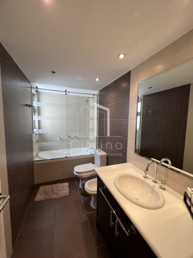 Apartamento ID.388 - Alquiler y venta de hermosa planta en Torre Imperiale II, Playa Brava.