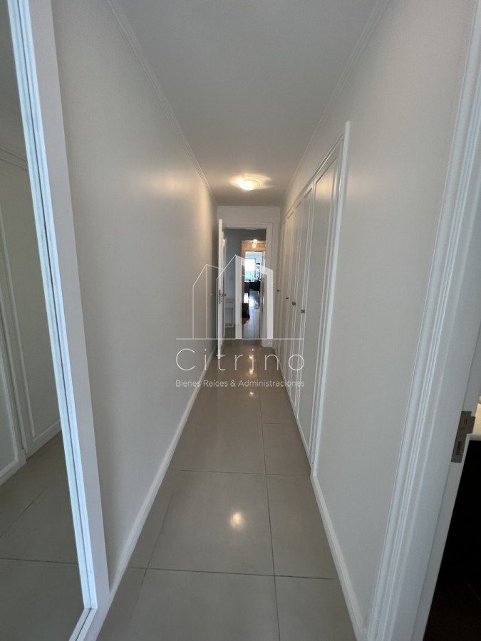 Apartamento ID.388 - Alquiler y venta de hermosa planta en Torre Imperiale II, Playa Brava.