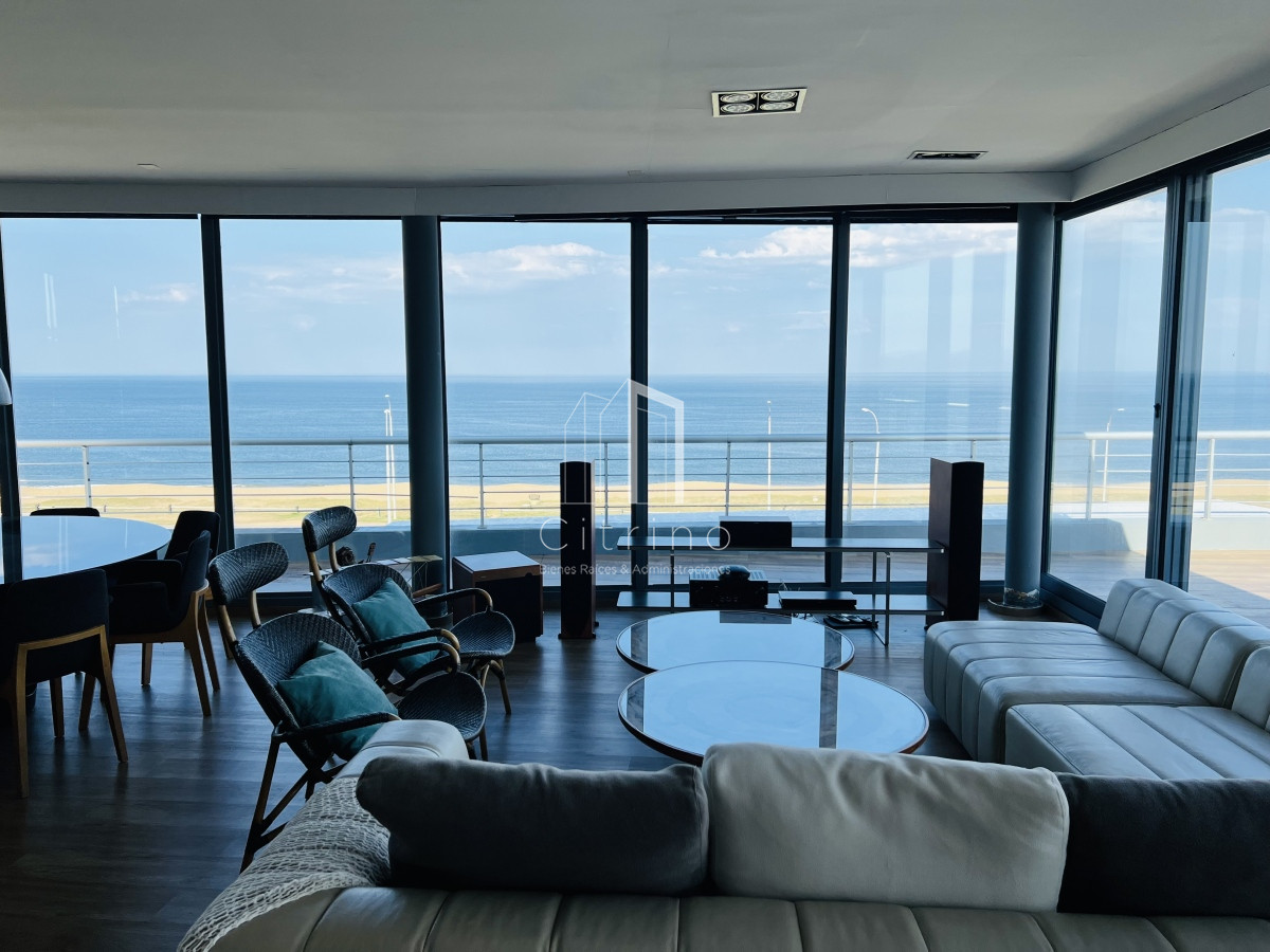Apartamento ID.230 - Venta de Hermoso PH Duplex , con vista a Playa Mansa y Laguna del Diario Terrazas de La Laguna.